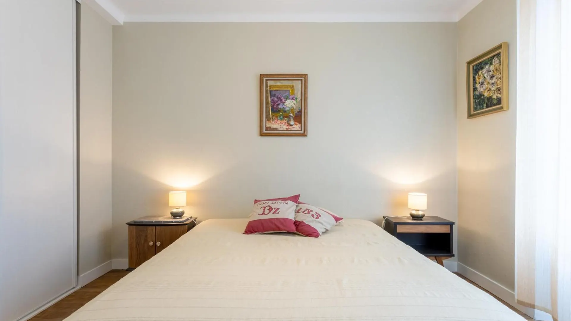 Appartement Face Mer - 50M Plage ドゥアルヌネ